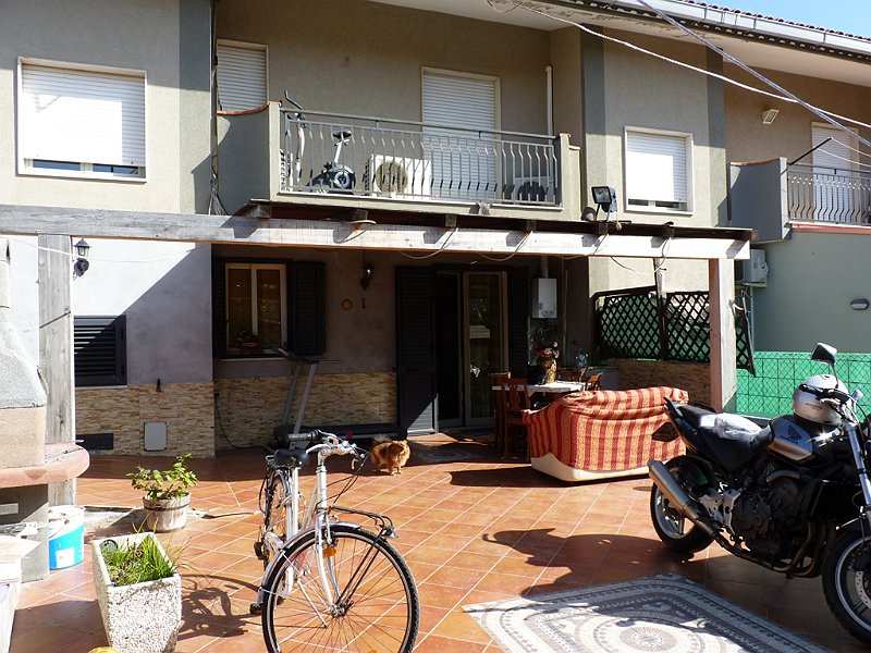 Casa indipendente in vendita ad Avola, 6,5 vani
